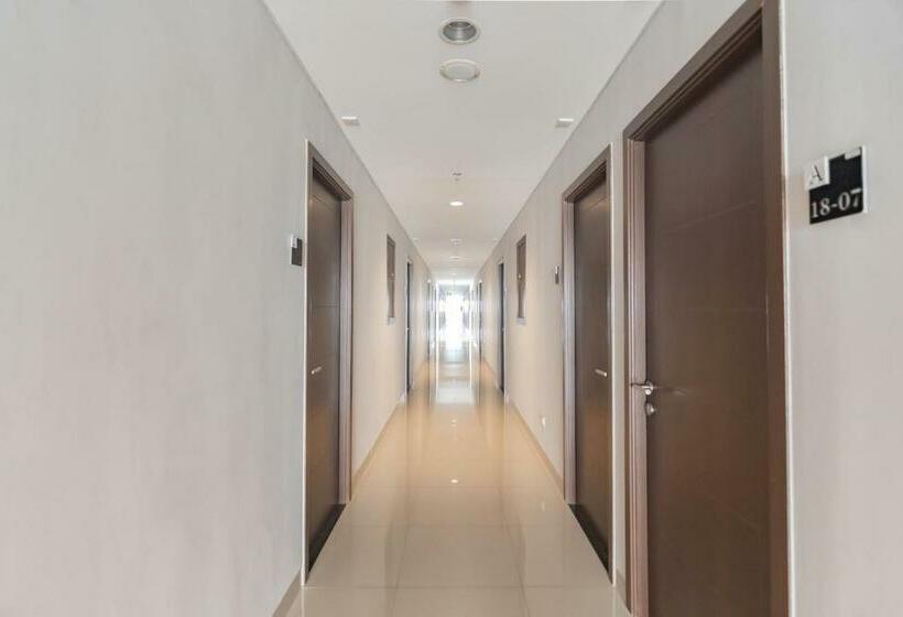 Отель Redliving Apartemen Mekarwangi Square M Express