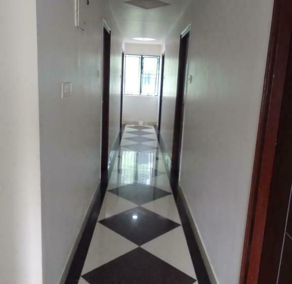 فندق V R Residency