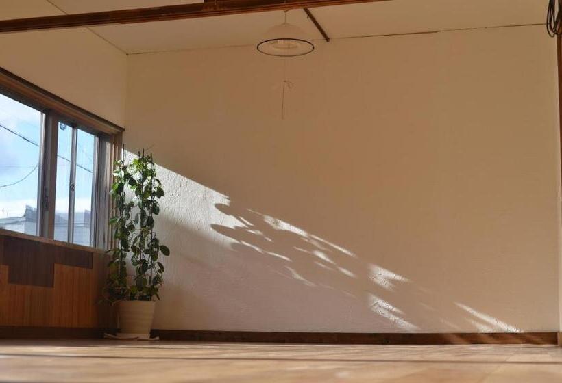 膳宿费 ゲストハウス&カフェバー エストアール