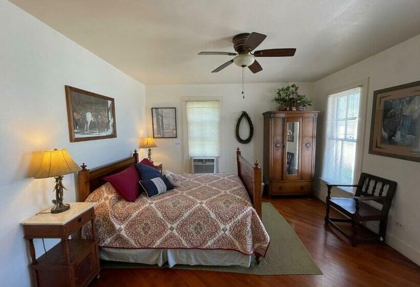 Pension Carriage Inn Utopia Suite 4
