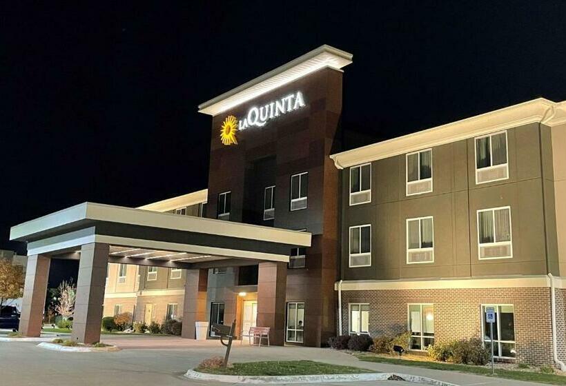 Отель Howard Johnson By Wyndham Bole Plaza Chengwu