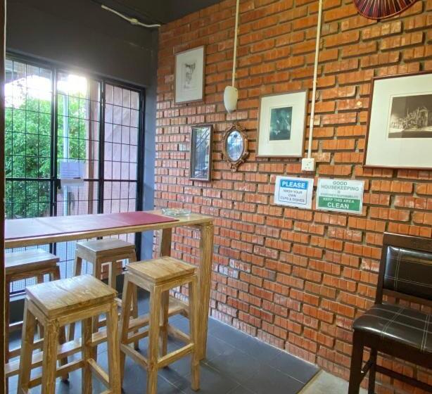 تختخواب و صبحانه Batu Bata Guesthouse