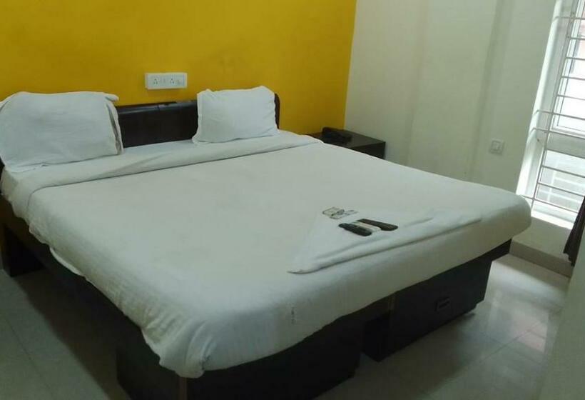 فندق Amster Inn