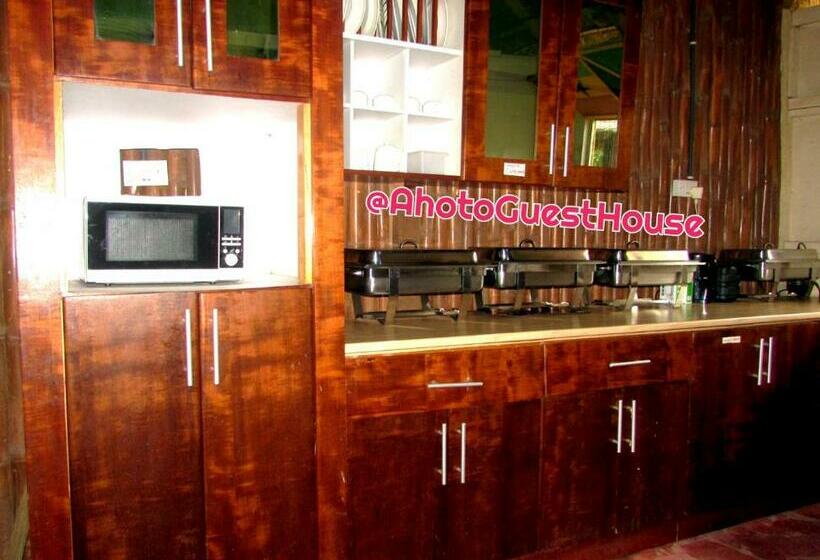 Пансион Ahoto Guest House