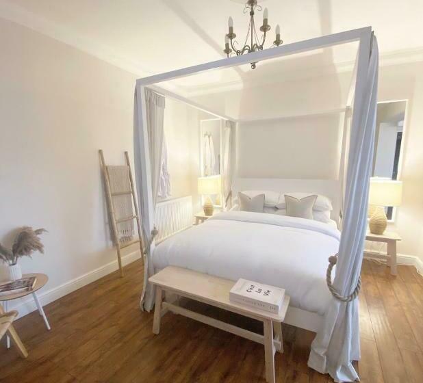 Пансион Queens Stay, Seaburn
