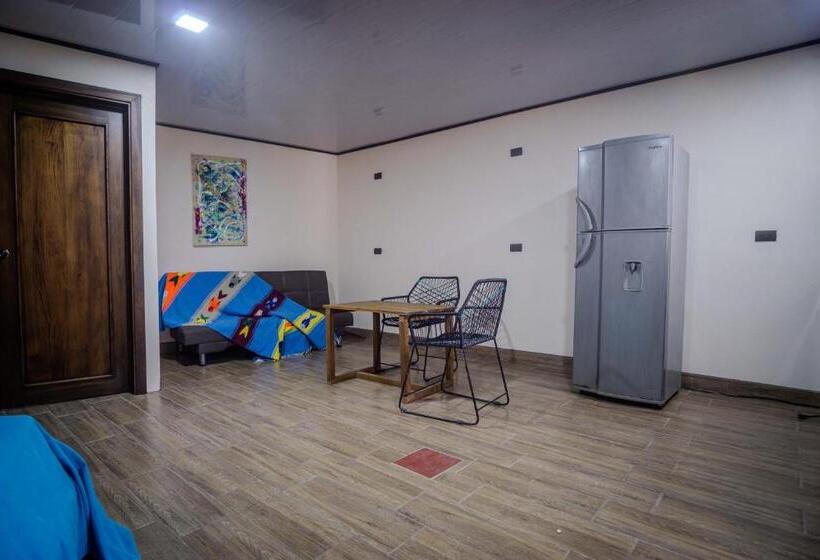 Argdivan Hostel