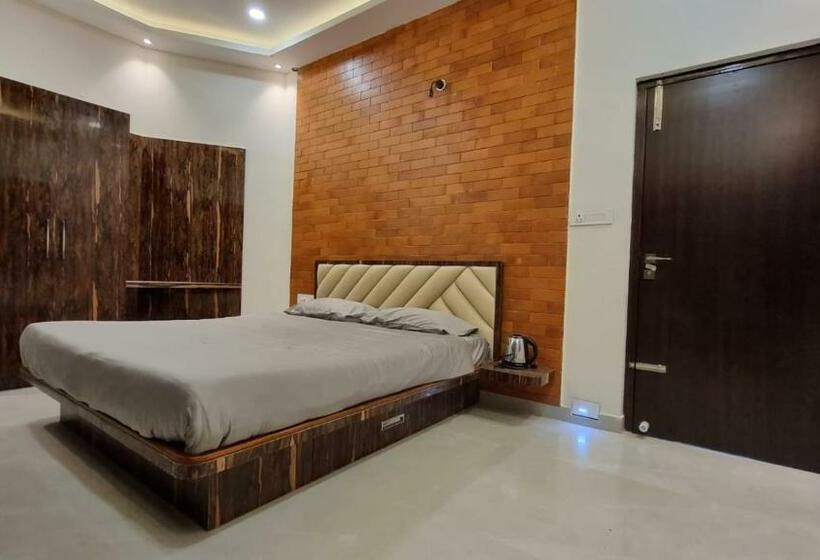 Отель Melody Inn Luxury Home Stay