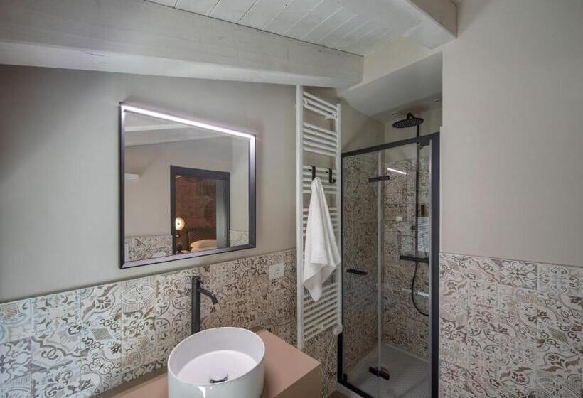 Общежитие Monte Isola   Decio Rooms