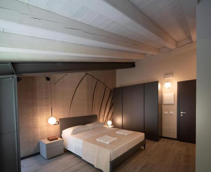Общежитие Monte Isola   Decio Rooms