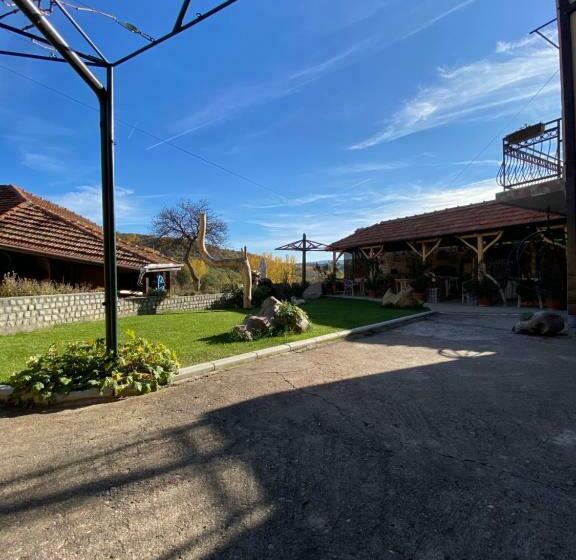 تختخواب و صبحانه Vila Mišur
