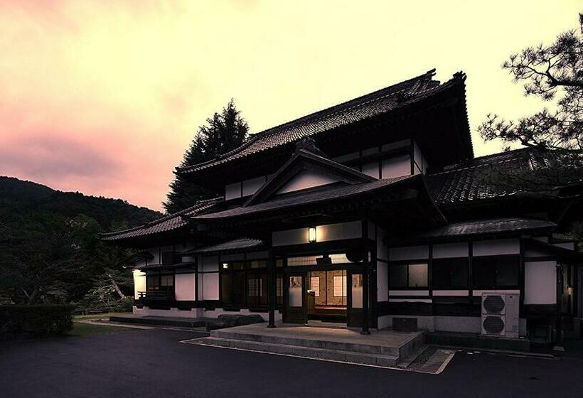 Отель 会津東山温泉 鶴我東山総本山