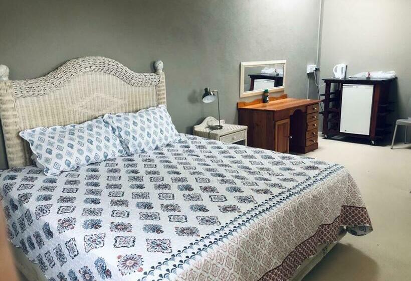 Отель Goats Haven Guesthouse Halfway Between The Kruger And Or Tambo Airport