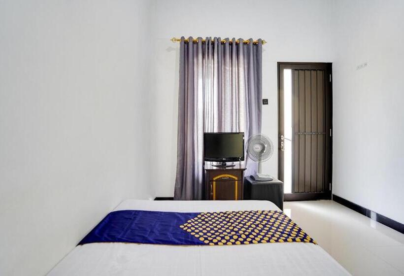 בית מלון כפרי Spot On 91745 Rumah Kost Gresik Syariah