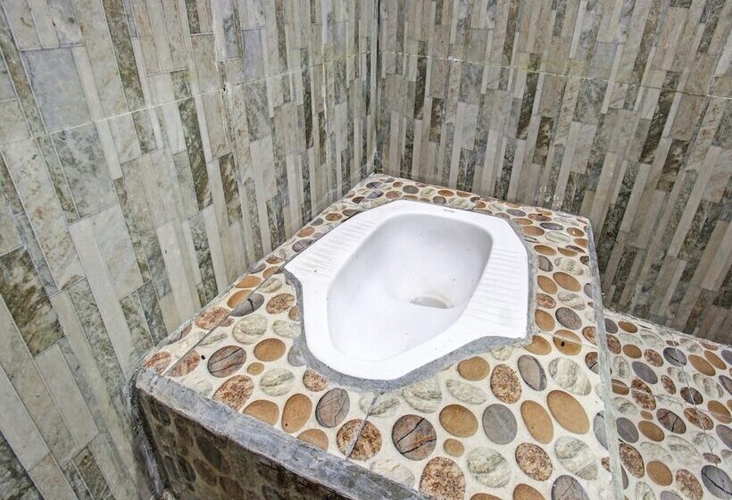 هتل Spot On 91771 Homestay Bang Haji