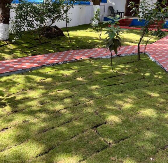 پانسیون Grand Royale Cottage Anjuna