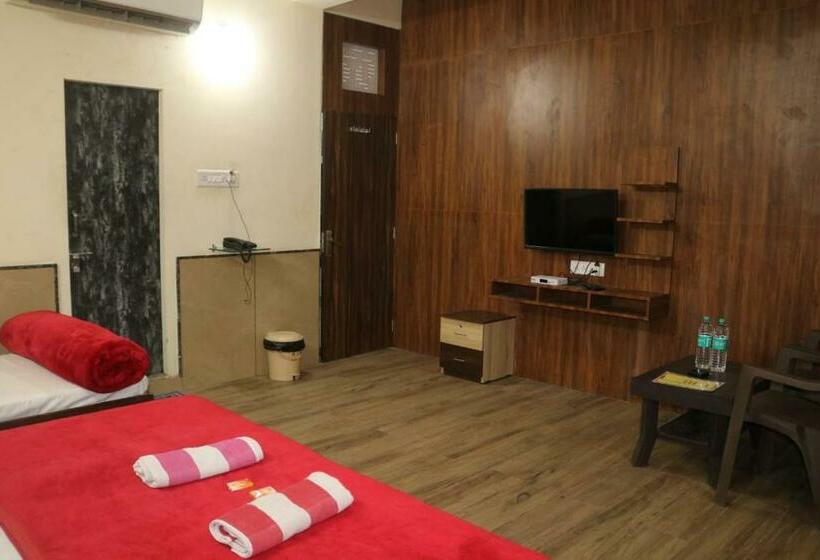 Отель Tulsi Inn