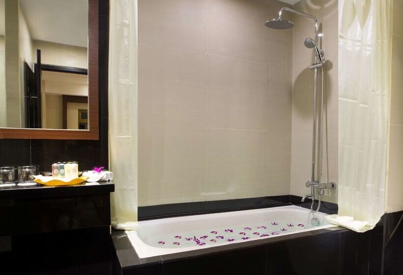 هتل Best Western Plus Makassar Beach