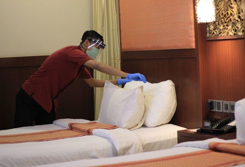 هتل Best Western Plus Makassar Beach