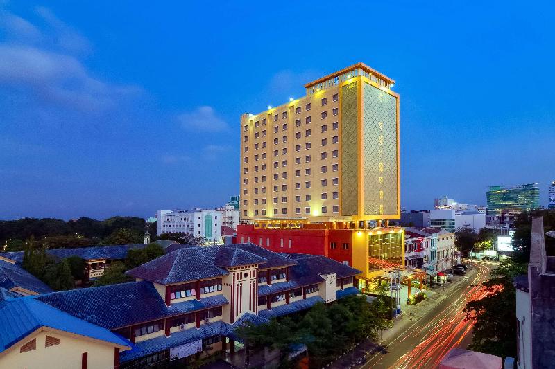 هتل Best Western Plus Makassar Beach