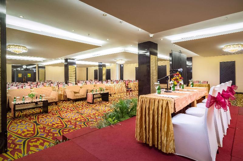 هتل Best Western Plus Makassar Beach
