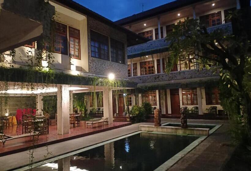 فندق Catur Adi Putra