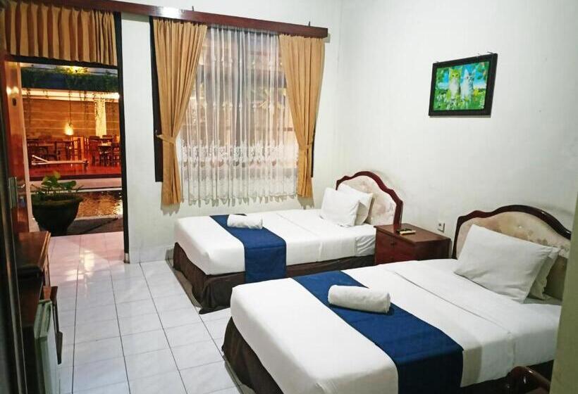 فندق Catur Adi Putra