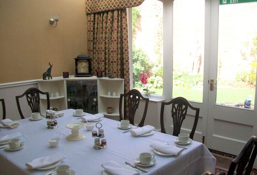 호텔 Chapel House