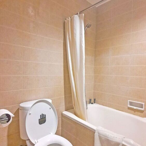 هتل Plaza Inn Kendari