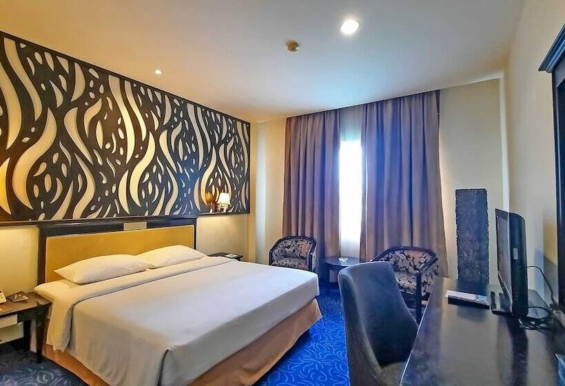 هتل Plaza Inn Kendari