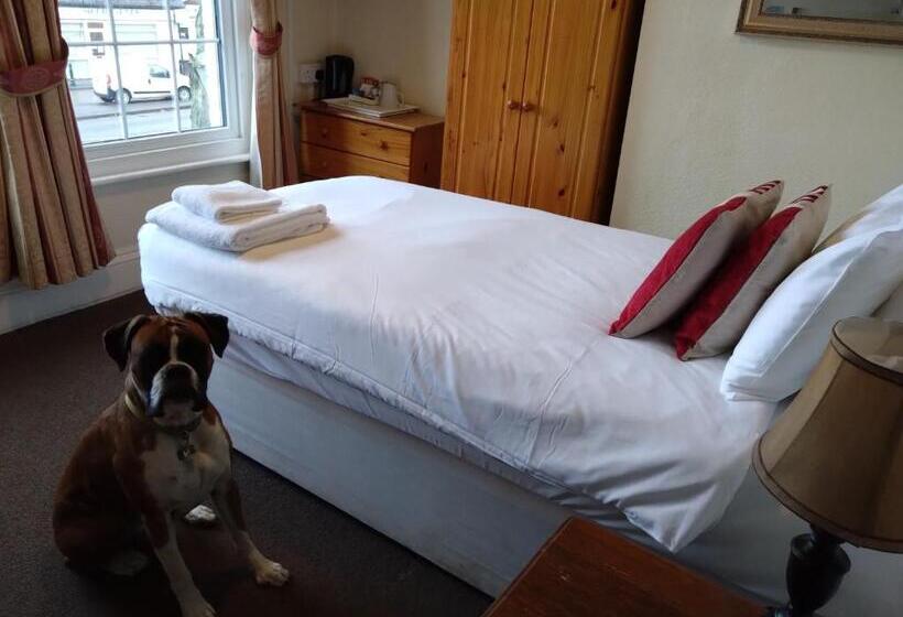 هتل The Hillmorton Manor