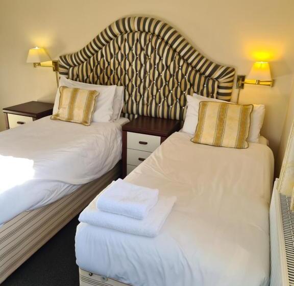 هتل The Hillmorton Manor