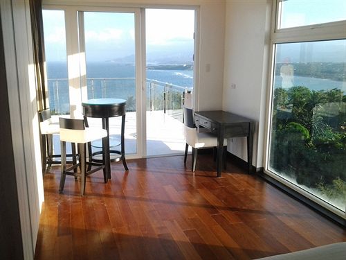 Tanawin Resort And Luxury Apartments