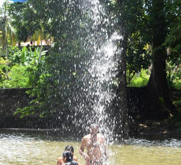 پانسیون Hostal La Macarena