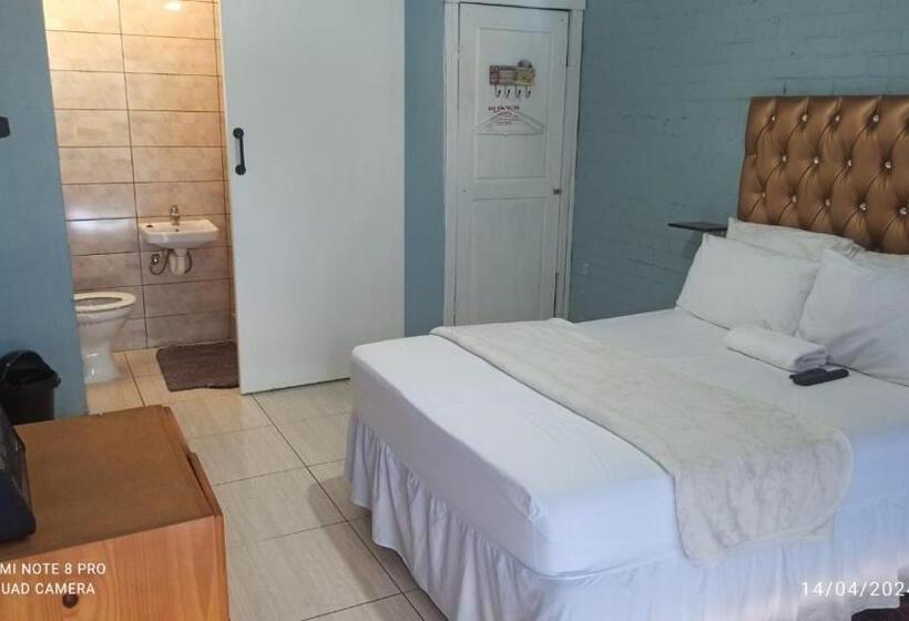 Pension Jollys Park Guesthouse