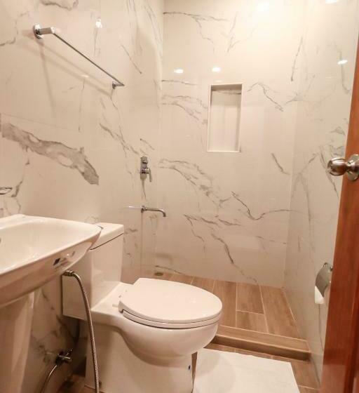 Отель Josefina S Tourist Inn