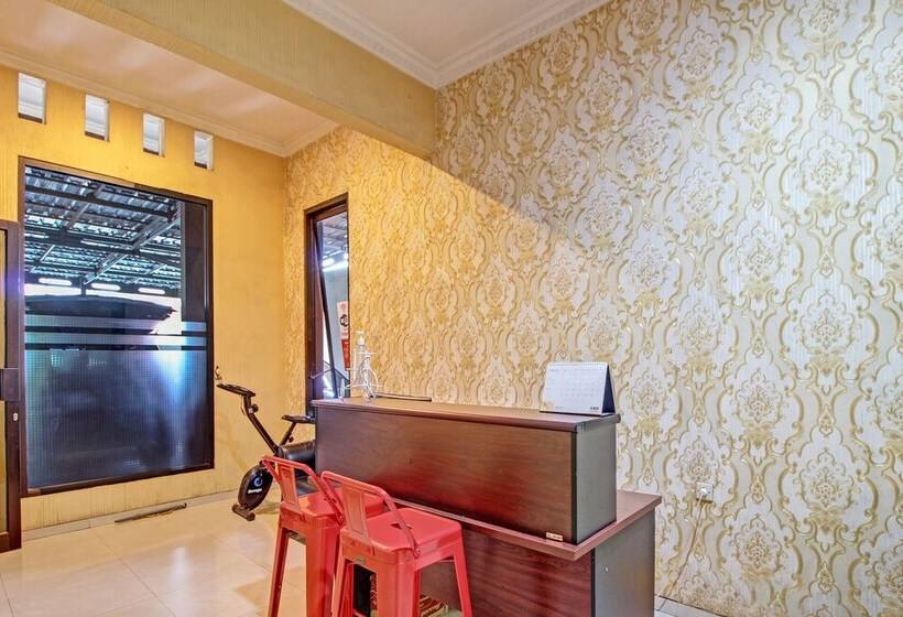 هتل Collection O 91666 Meyli Guesthouse