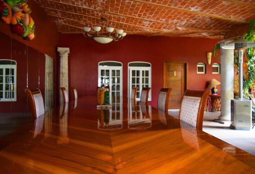 فندق El Mesón De Doña Josefina