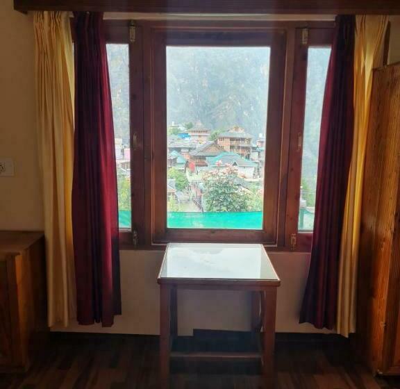 펜션 High Spirits Homestay And Cafe, Matuera Village, Parvati Valley