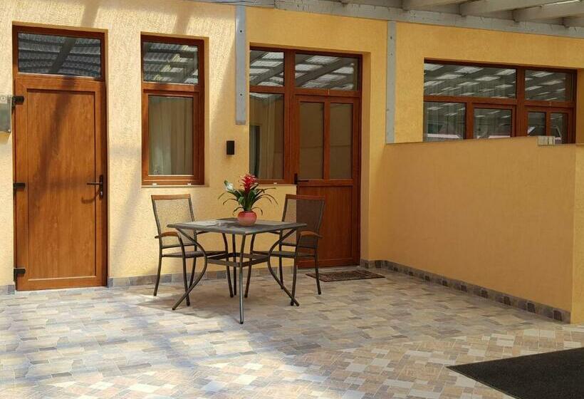 פנסיון Resting House