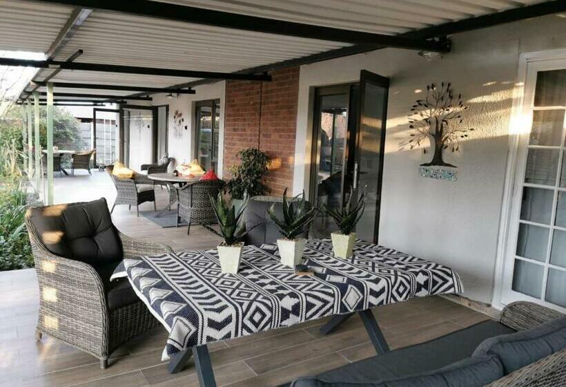 펜션 19th On Bloekom Guesthouse