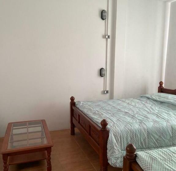 Bed and Breakfast The Nearest Surattani Airport