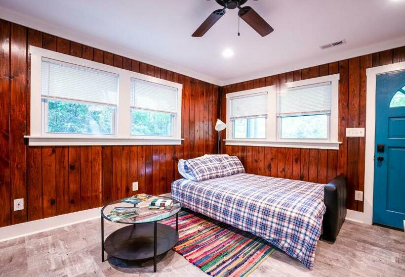Отель Foggy Bottom Cabins