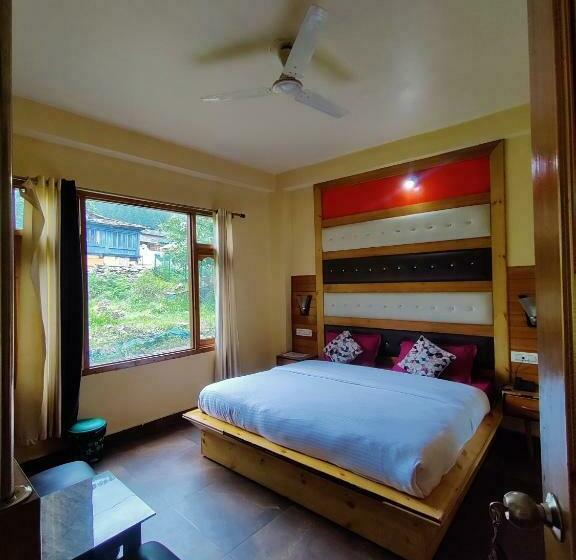 펜션 Kasolwoods Cafe & Stay, Main Market, Old Kasol