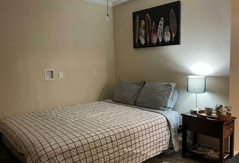 펜션 Near Airport Guest Suite