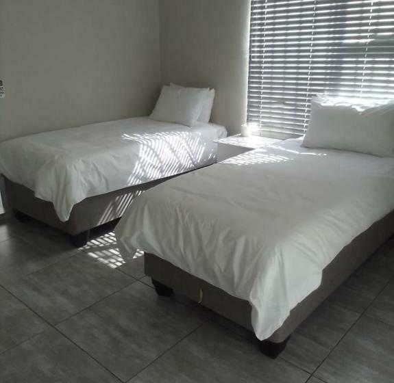 Пансион Resort One Eight Four