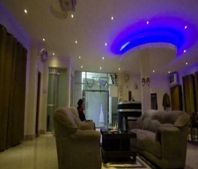 ホテル Ali Baba Guest House