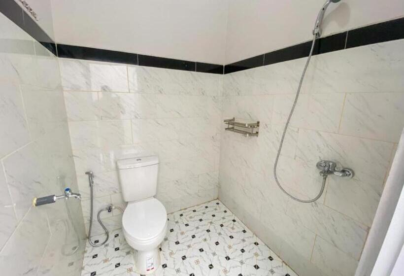 هتل Reddoorz Plus At Orange Diponogoro Palangkaraya