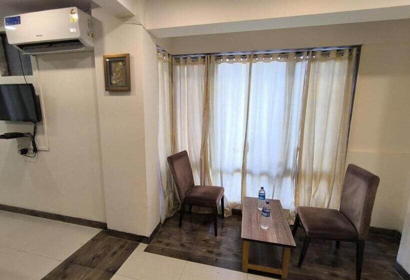 בית מלון כפרי Phoenix,panvel