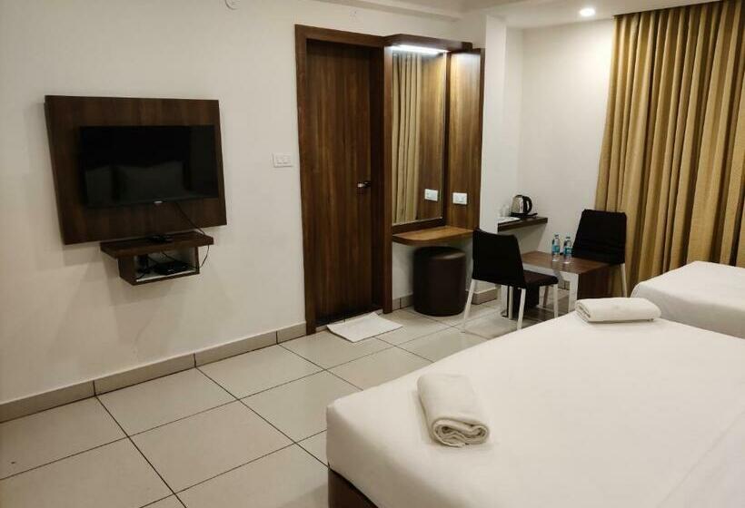 Отель Relax Inn