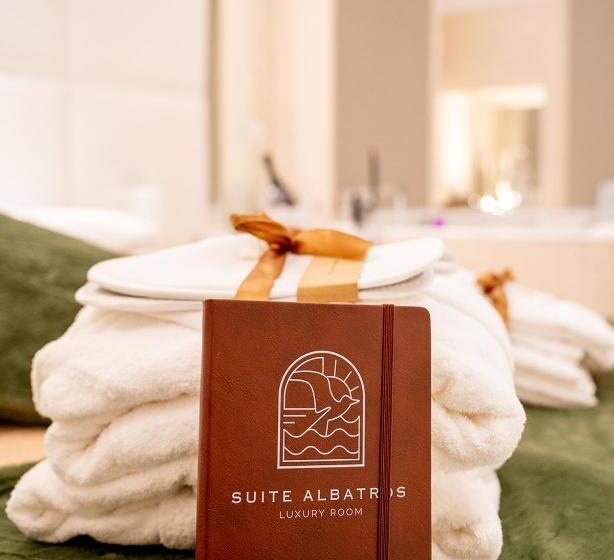 تختخواب و صبحانه Suite Albatros   Luxury Room